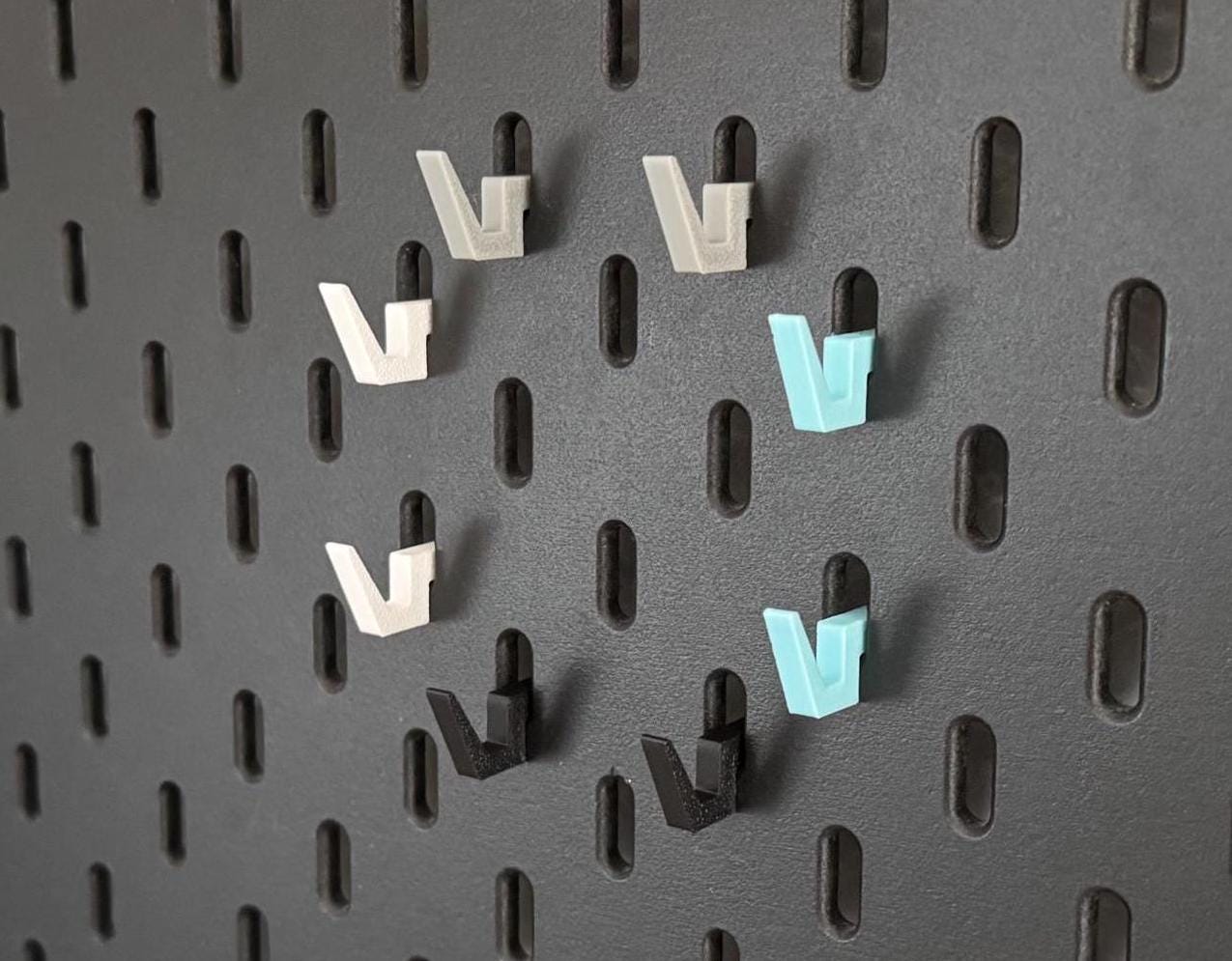 IKEA Skadis Uni Haken – Universeller Haken Pegboard | Organizer für Werkzeugwand | Kabelhalter & Aufhängung für Tools | 3D Druck