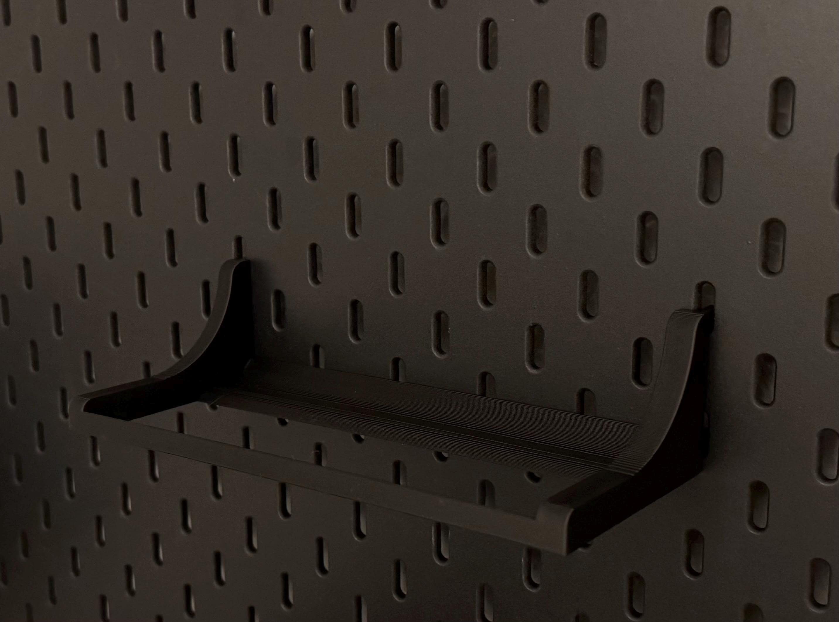 IKEA Skadis Klebeband Rollenhalter – Malerkrepp & Isolierband Aufbewahrung | 21,5 cm Breite | Pegboard Werkstatt | 3D Druck