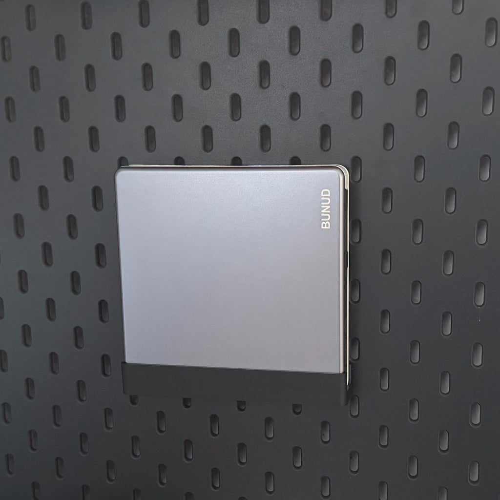 IKEA Skadis BUNUD Laufwerk Halter – Externes Laufwerk Halterung | Pegboard Zubehör | USB 3.0 Typ C | Ports zugänglich | 3D Druck