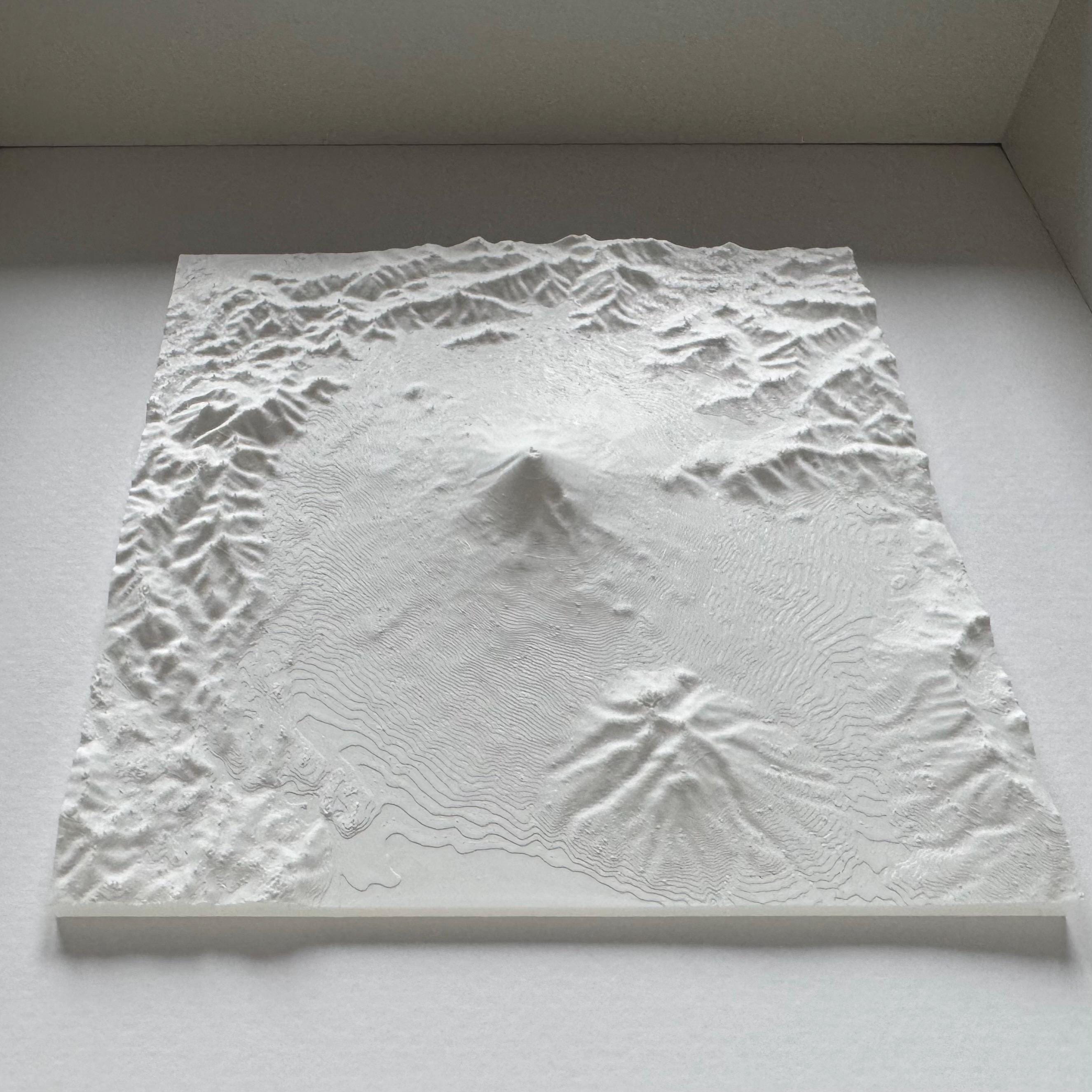Mount Fuji 3D-gedrucktes Modell im Holz-Rahmen (27 × 27 cm)