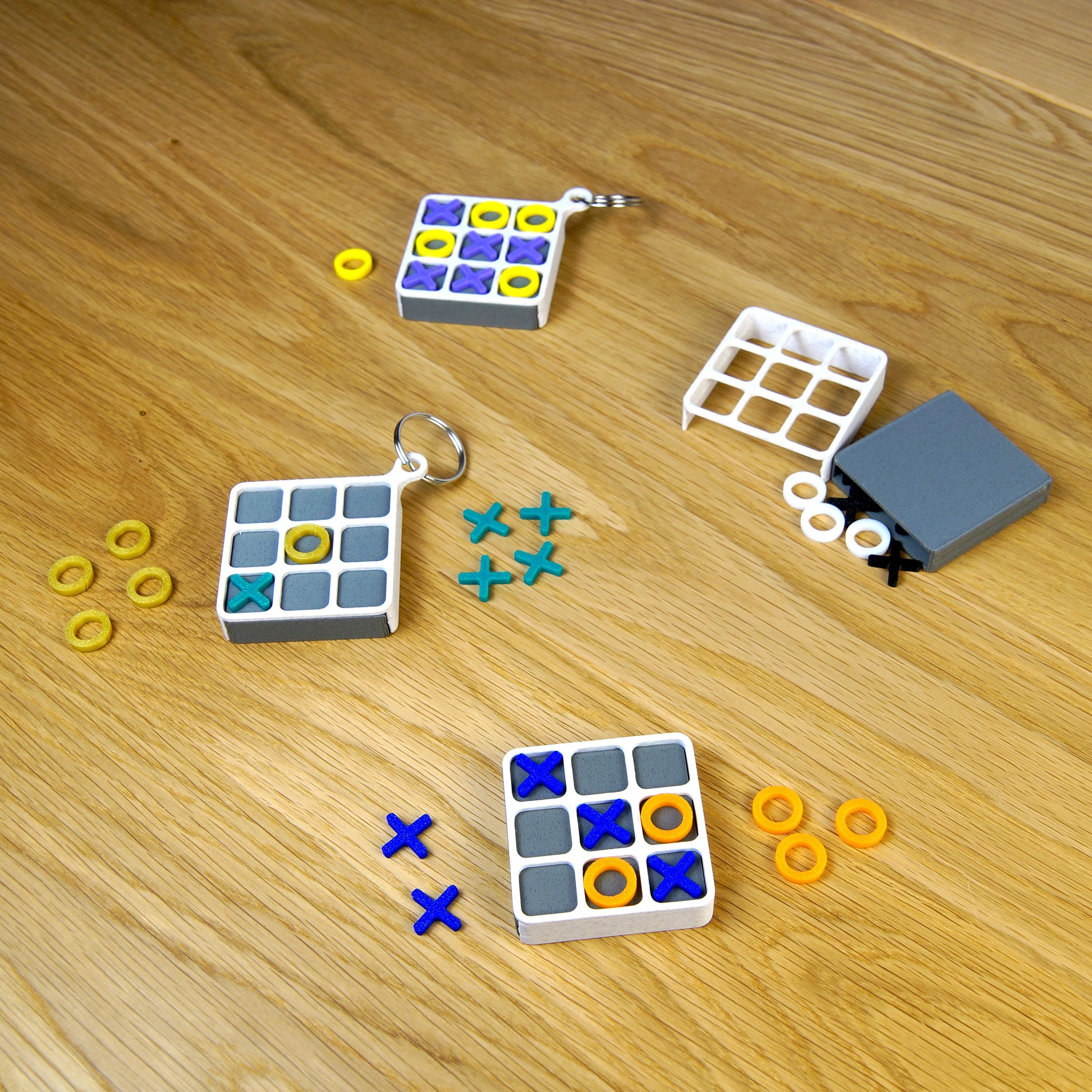 Tic Tac Toe Reisespiel – 3D-gedrucktes Mini-Spiel mit Schublade & optionalem Schlüsselanhänger, Reise-Geschenk, portable Spielfigur-Box